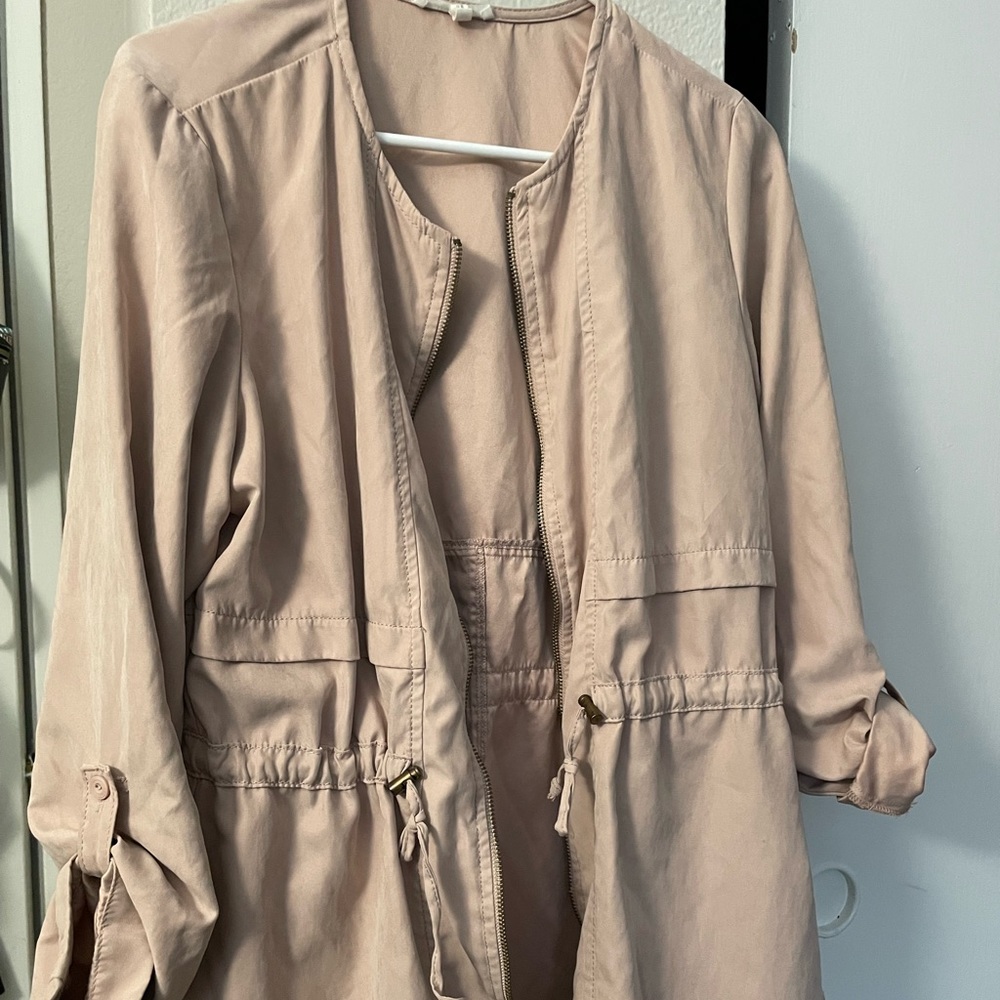 Maurice’s, soft/pink light weight jacket. Size M